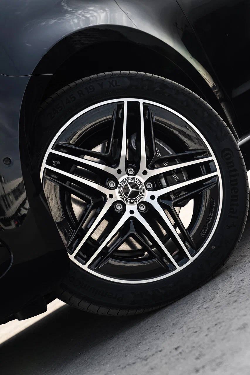 Mercedes-Benz V-Class Long 300did-5026