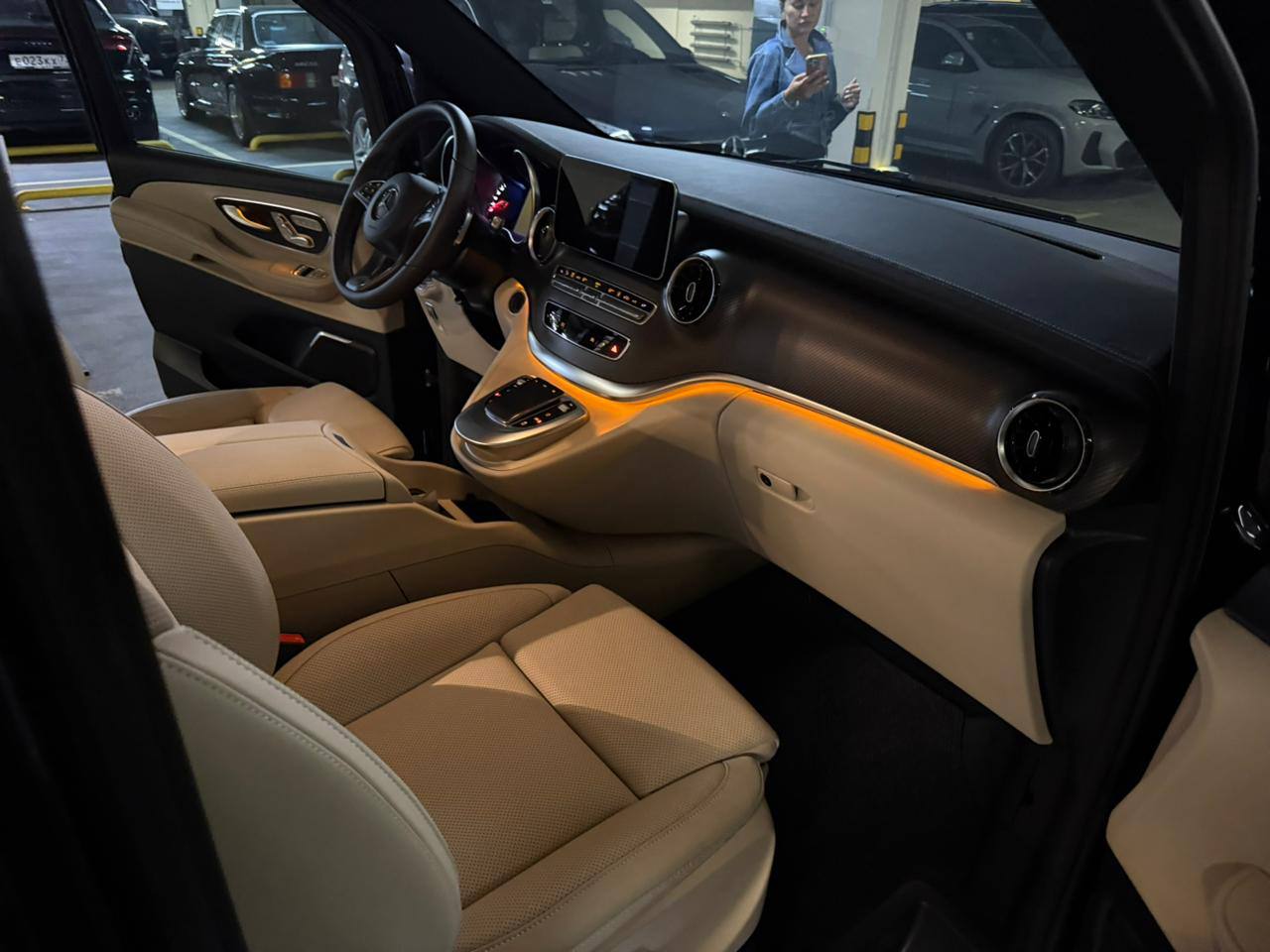 Mercedes-Benz V-Class 300did-4059