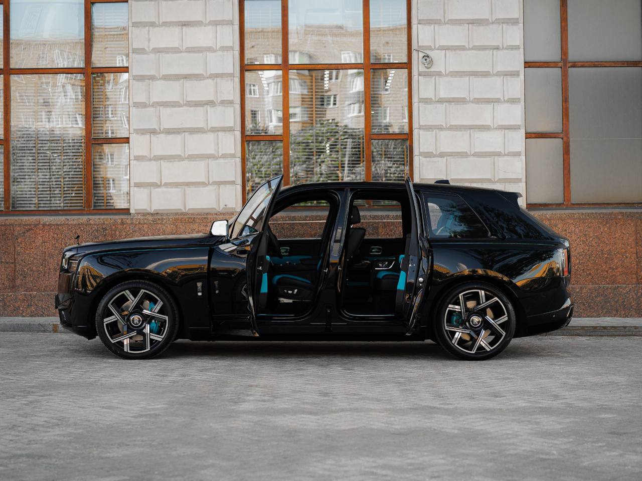 Rolls Royce Cullinan Black Badgeid-4067