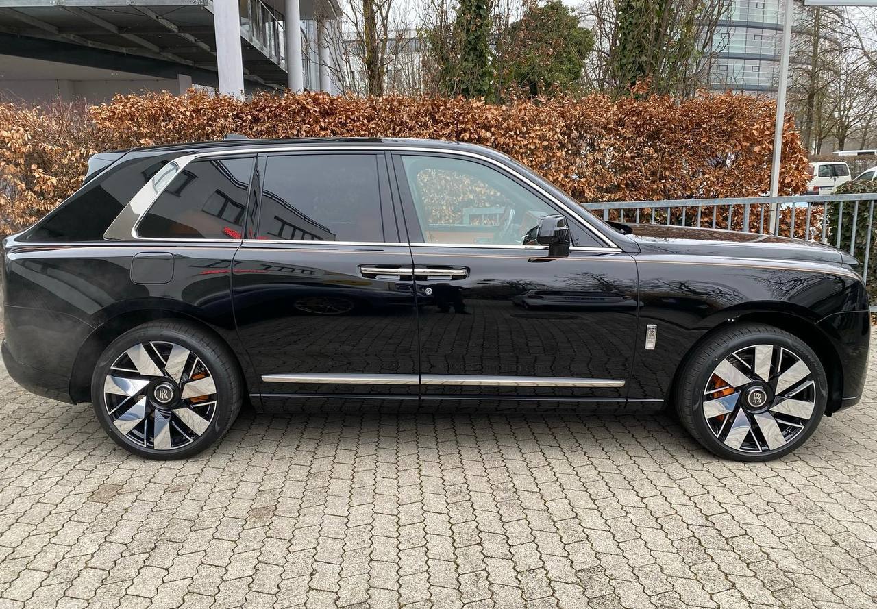 Rolls Royce Cullinan id-4075