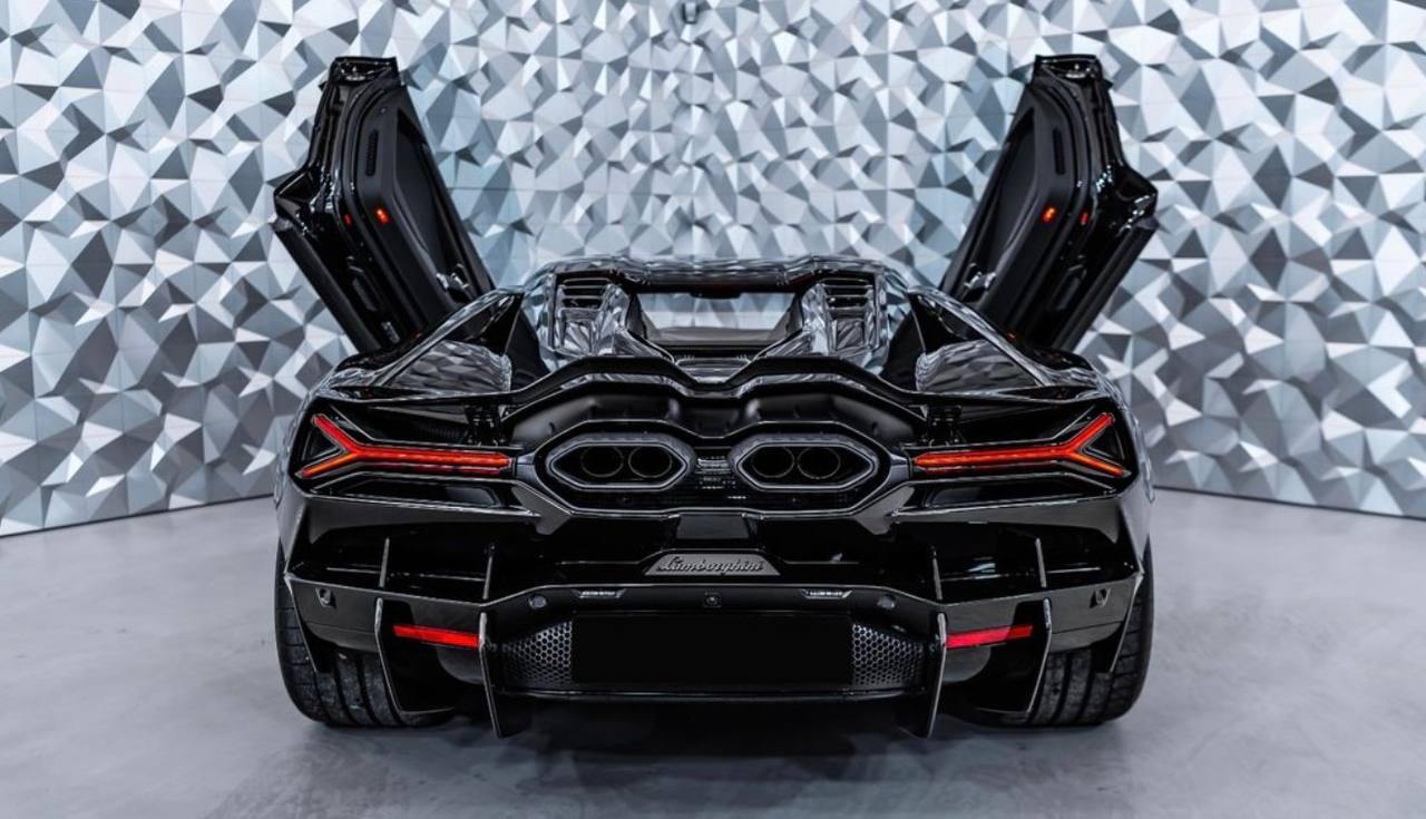Lamborghini Revuelto id-4455