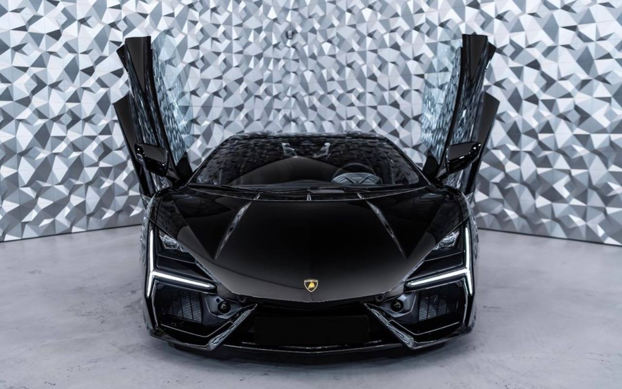 Lamborghini Revuelto id-4455