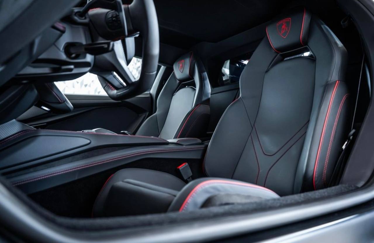 Lamborghini Revuelto id-4455