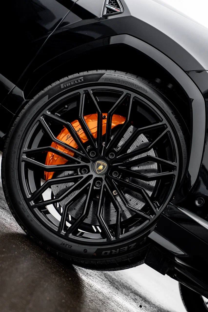 Lamborghini Urus SEid-5500