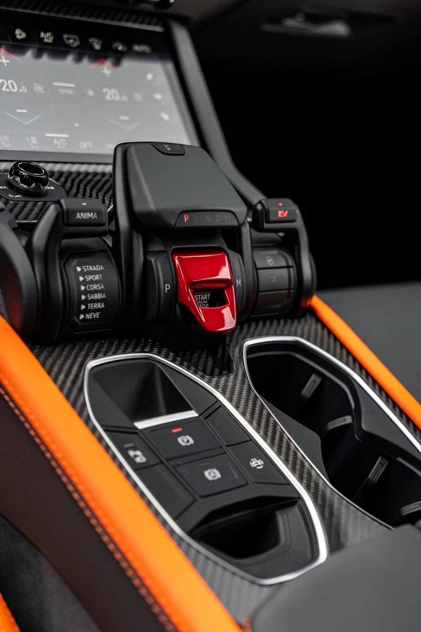 Lamborghini Urus SEid-5500