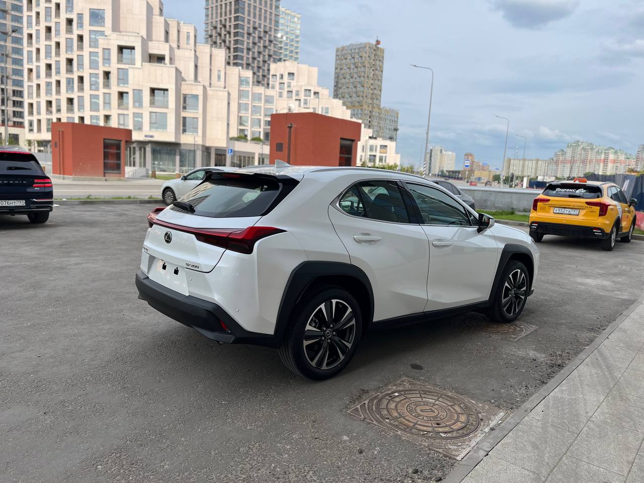 Lexus UX 200id-3582