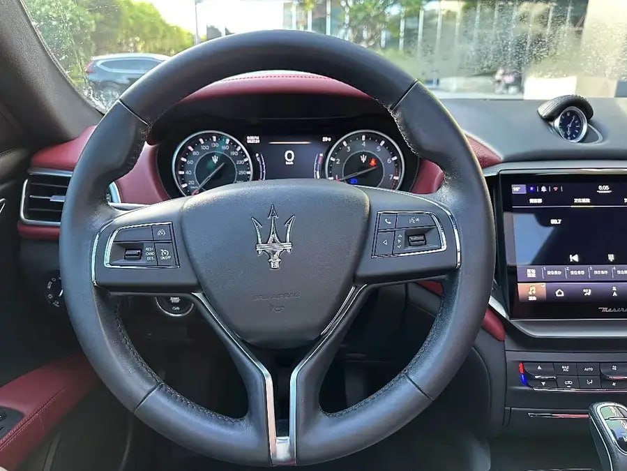 Maserati Ghibli id-4092