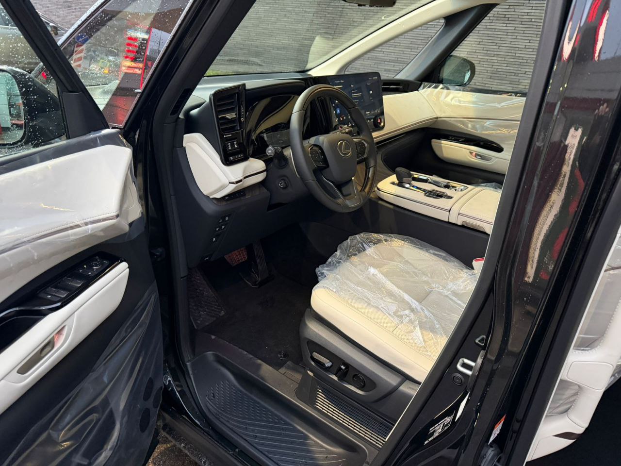 Lexus LM 350 Hid-5509