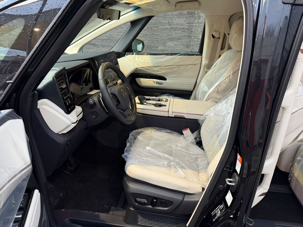 Lexus LM 350 Hid-5509