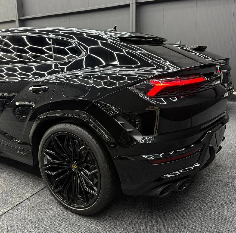 Lamborghini Urus SEid-3586