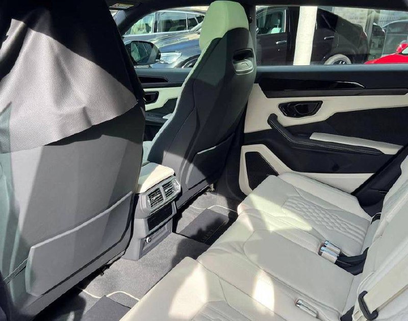 Lamborghini Urus Sid-4105