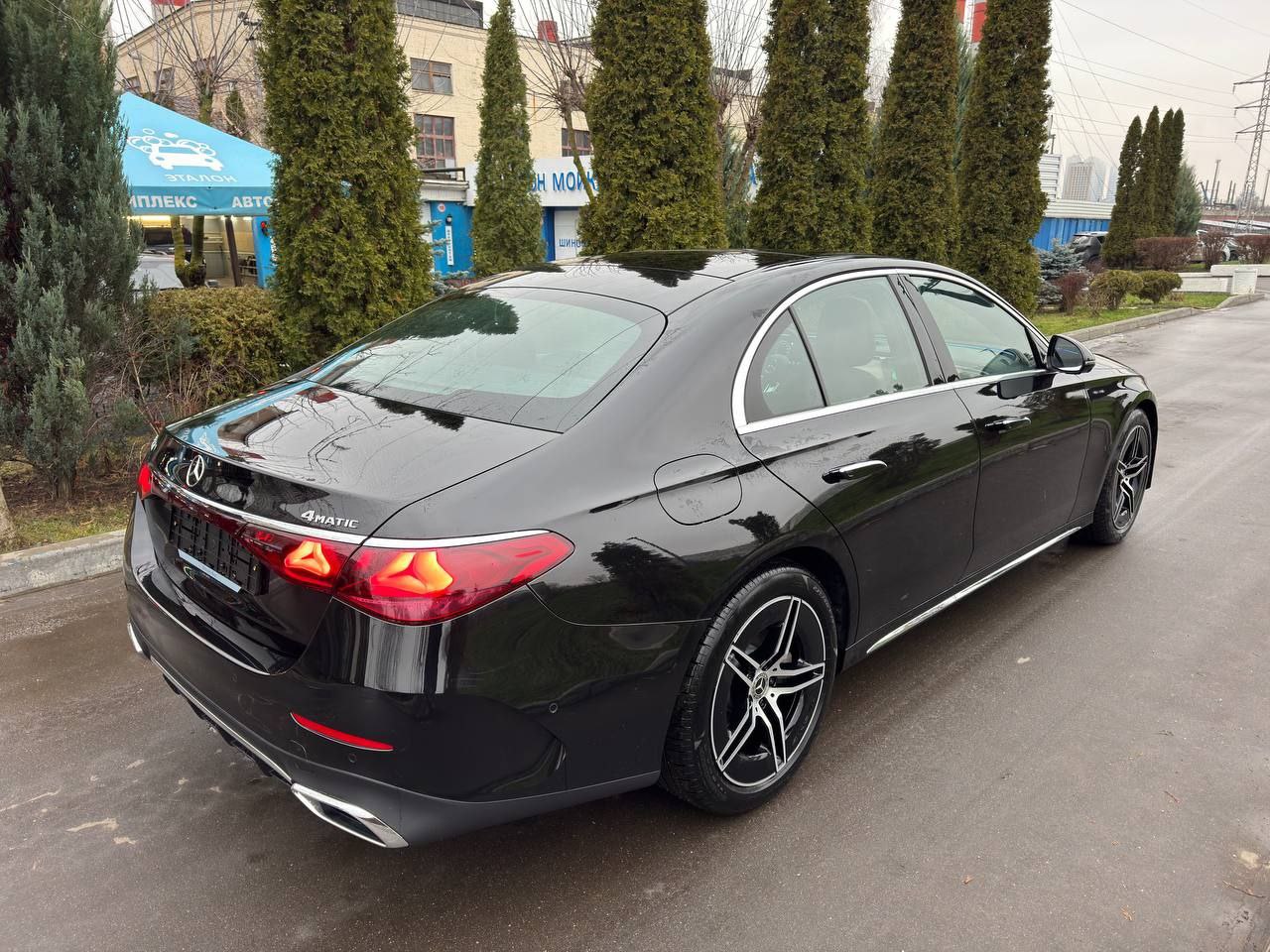 Mercedes-Benz E-Class 300id-5747