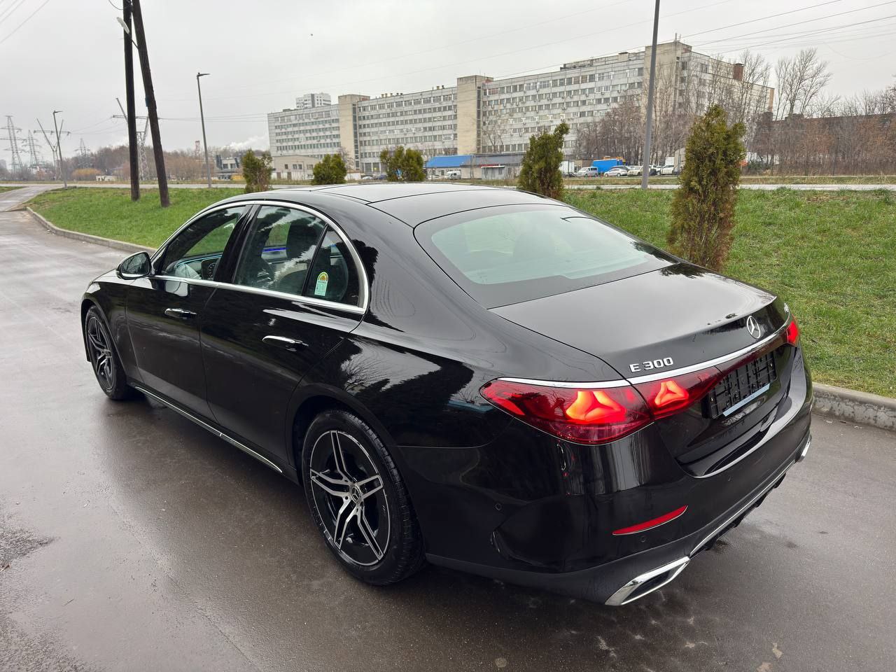 Mercedes-Benz E-Class 300id-5747