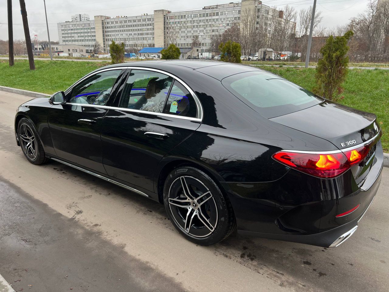 Mercedes-Benz E-Class 300id-5748