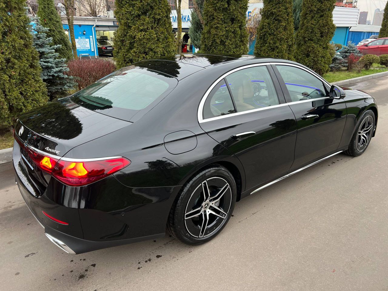 Mercedes-Benz E-Class 300id-5748