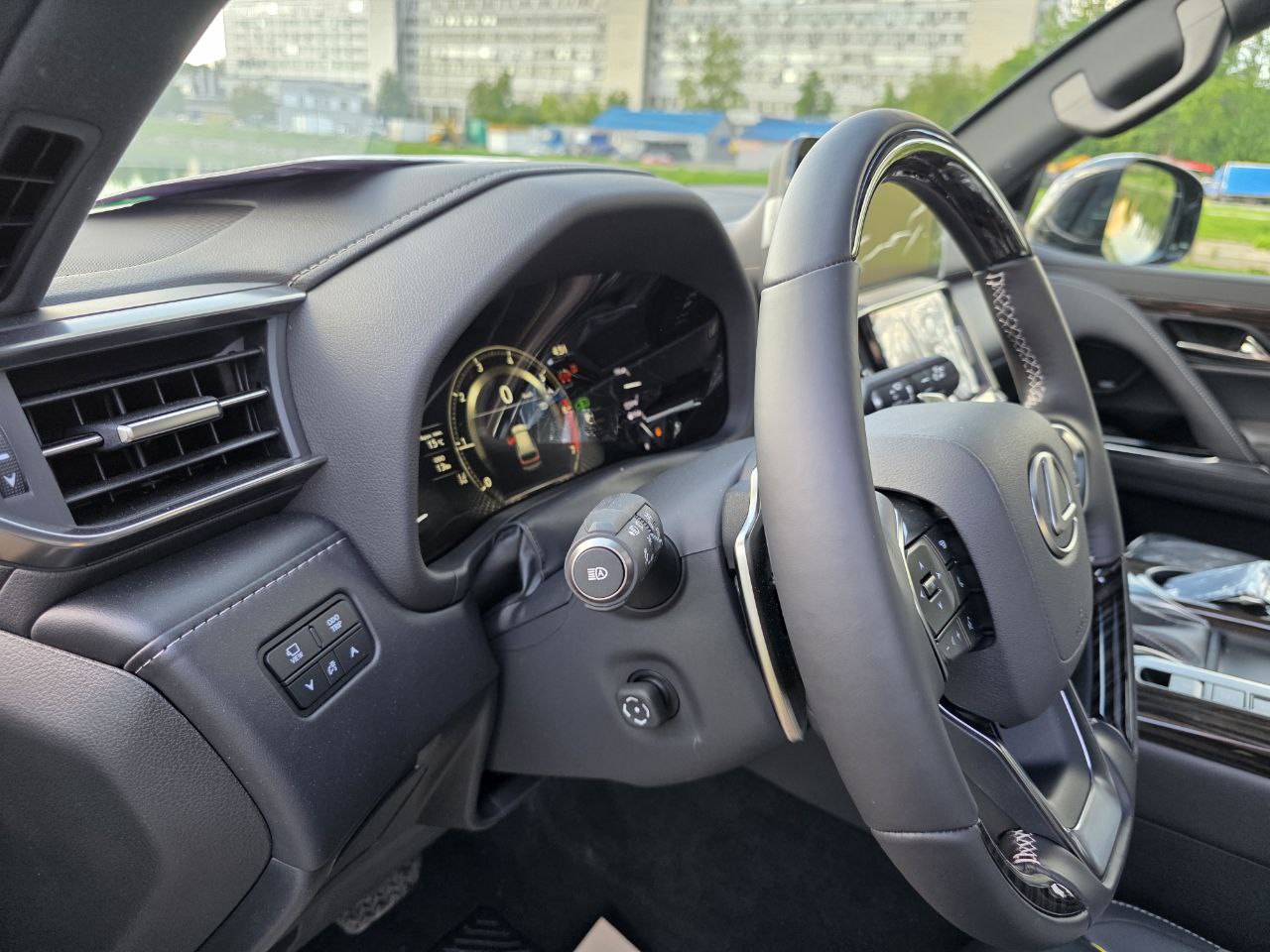 Lexus LX 600 Vipid-3601