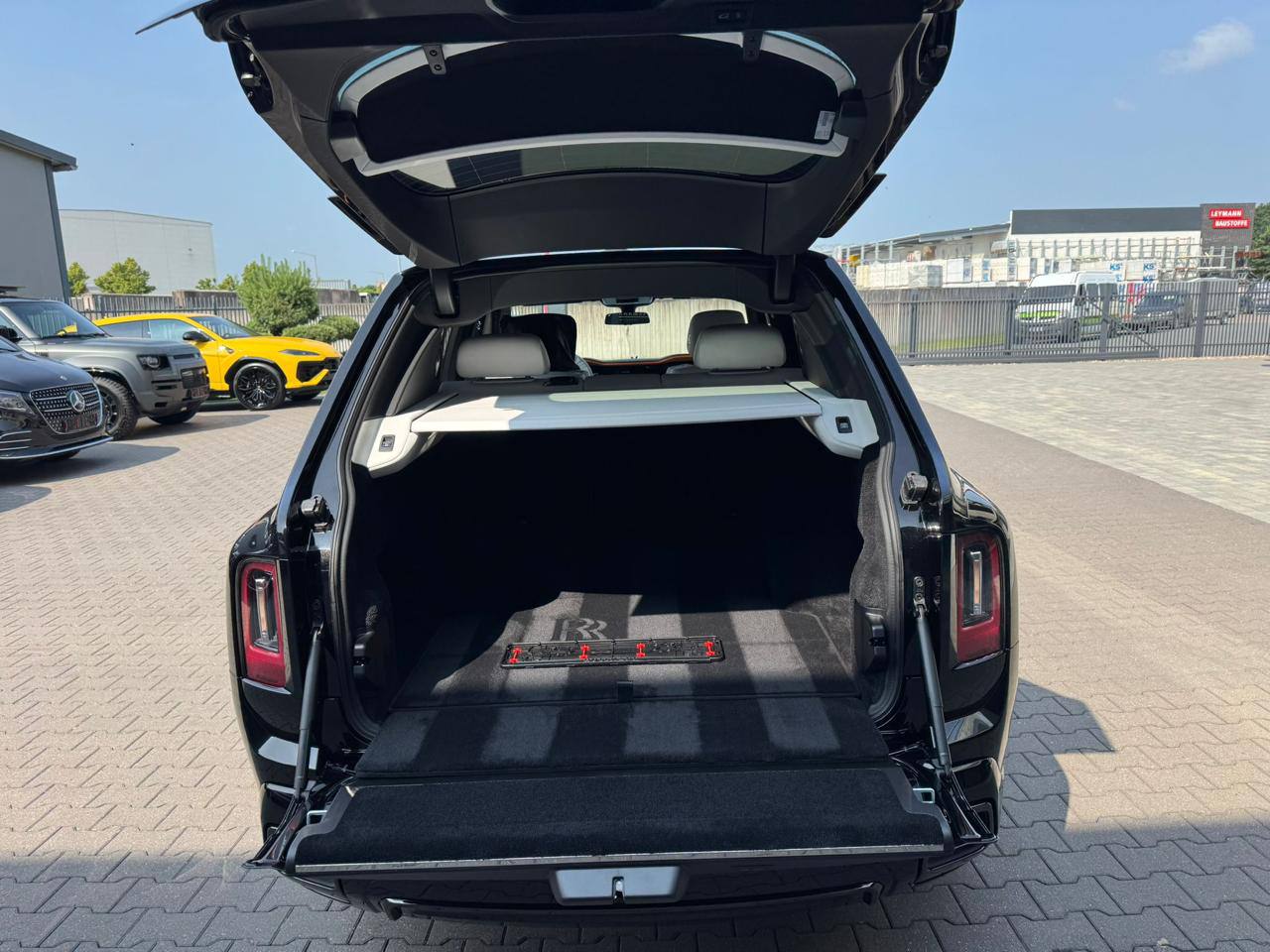 Rolls Royce Cullinan Black Badgeid-4112