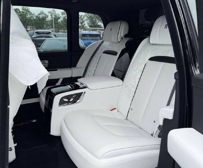 Rolls Royce Cullinan Black Badgeid-4113