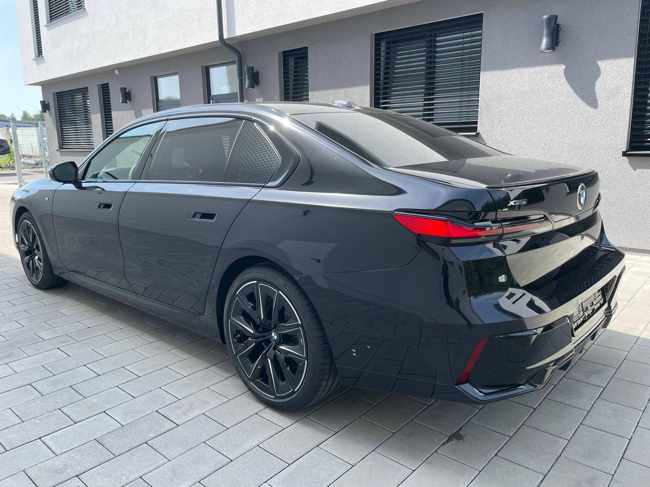 BMW 7 series 740d xDrive Msportid-4120