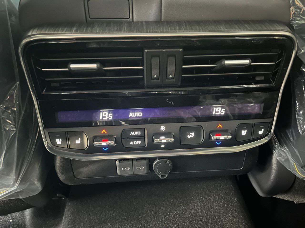 Toyota Land Cruiser 300 GR Sport Рестайлингid-4795