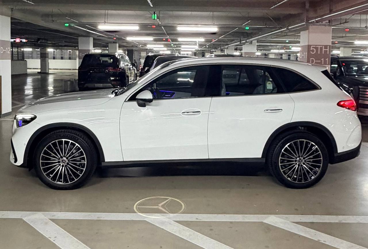 Mercedes-Benz GLC-Class 300 4Mid-5757