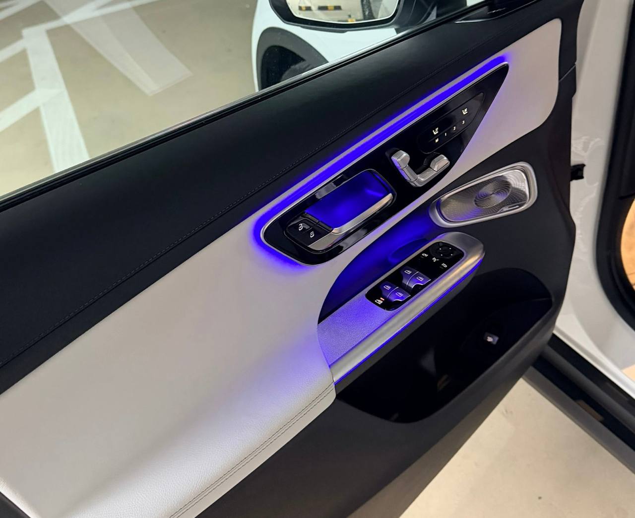 Mercedes-Benz GLC-Class 300 4Mid-5757