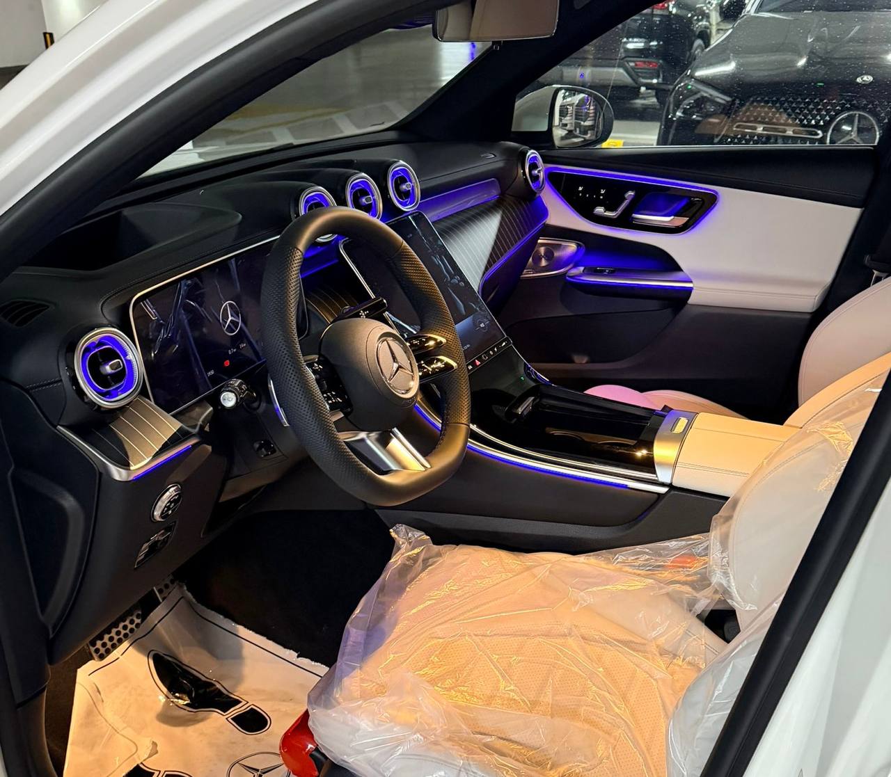 Mercedes-Benz GLC-Class 300 4Mid-5757