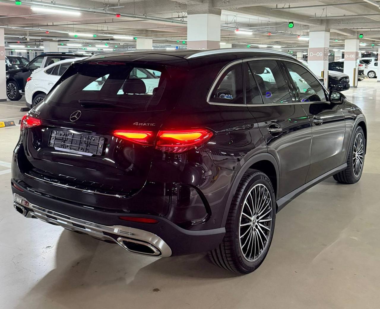 Mercedes-Benz GLC-Class 300 4Mid-5758