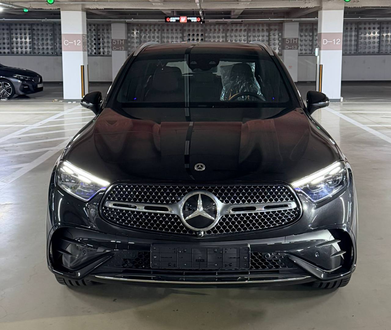 Mercedes-Benz GLC-Class 300 4Mid-5758