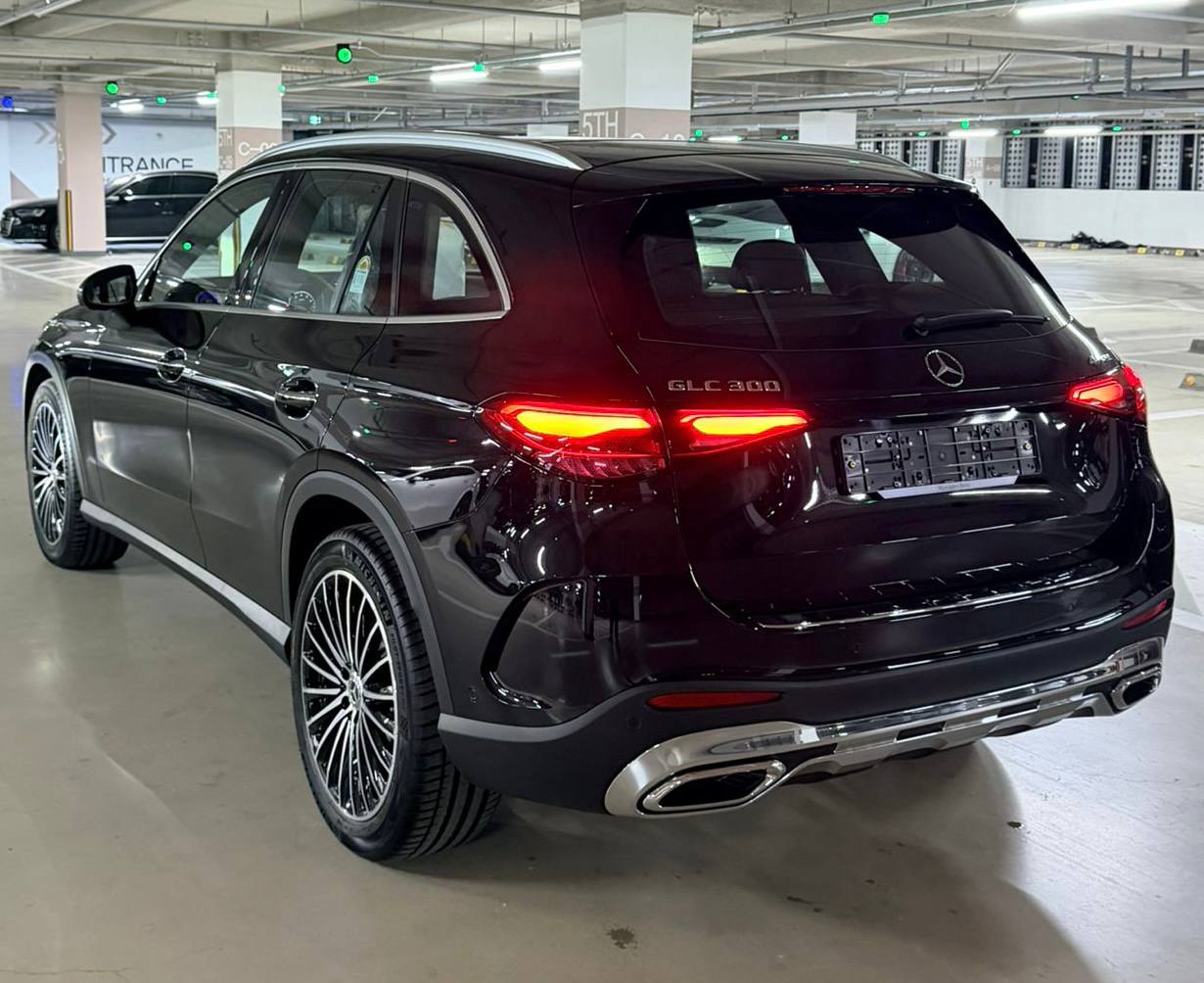 Mercedes-Benz GLC-Class 300 4Mid-5758