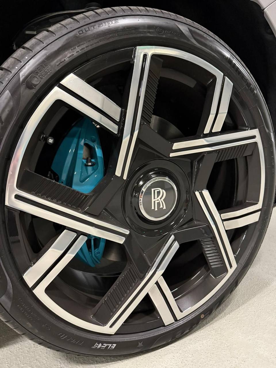 Rolls Royce Cullinan id-4483