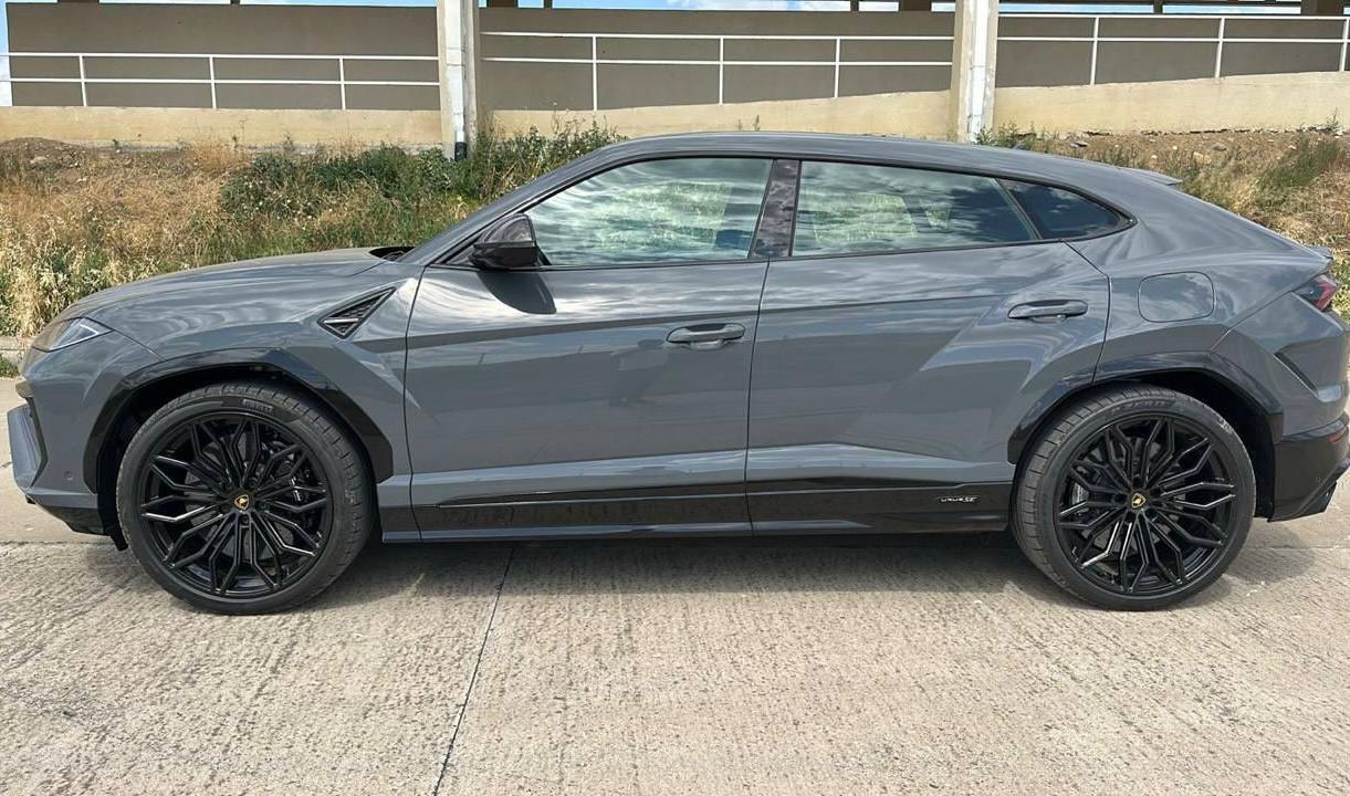 Lamborghini Urus SEid-4807