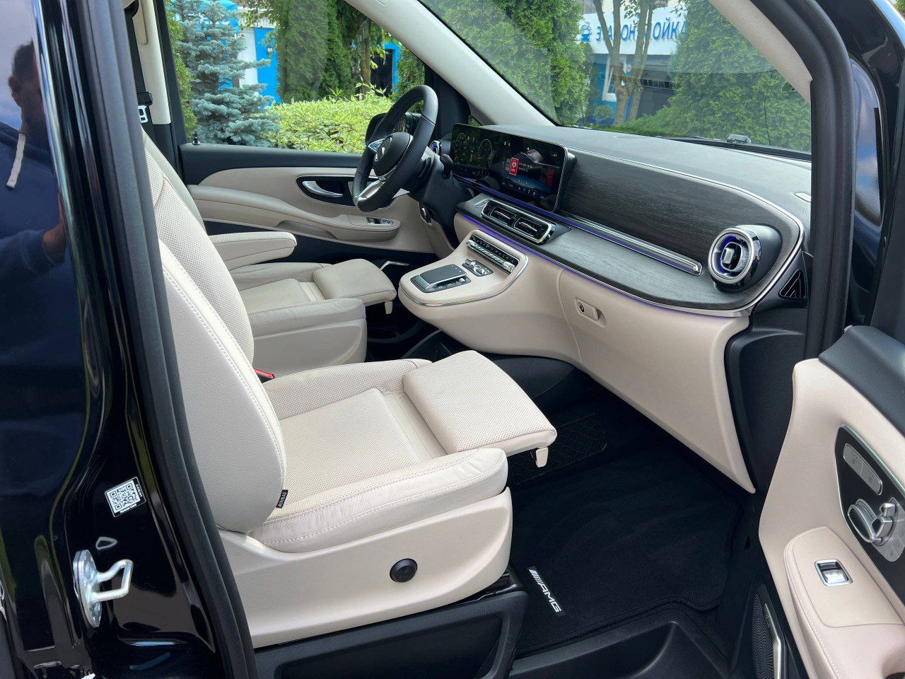 Mercedes-Benz V-Class 300id-4810