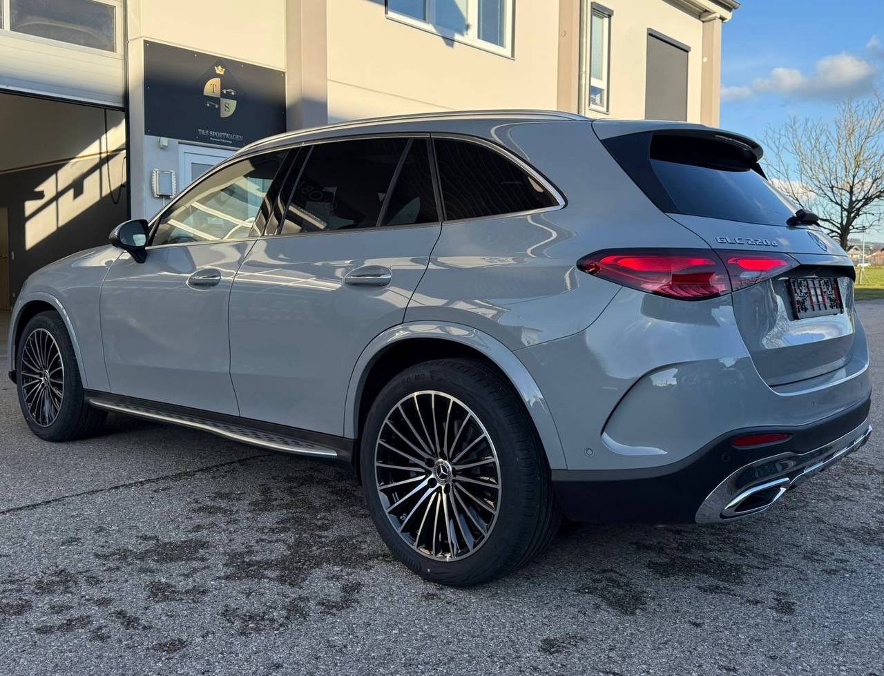 Mercedes-Benz GLC-Class 220 4Mid-5527