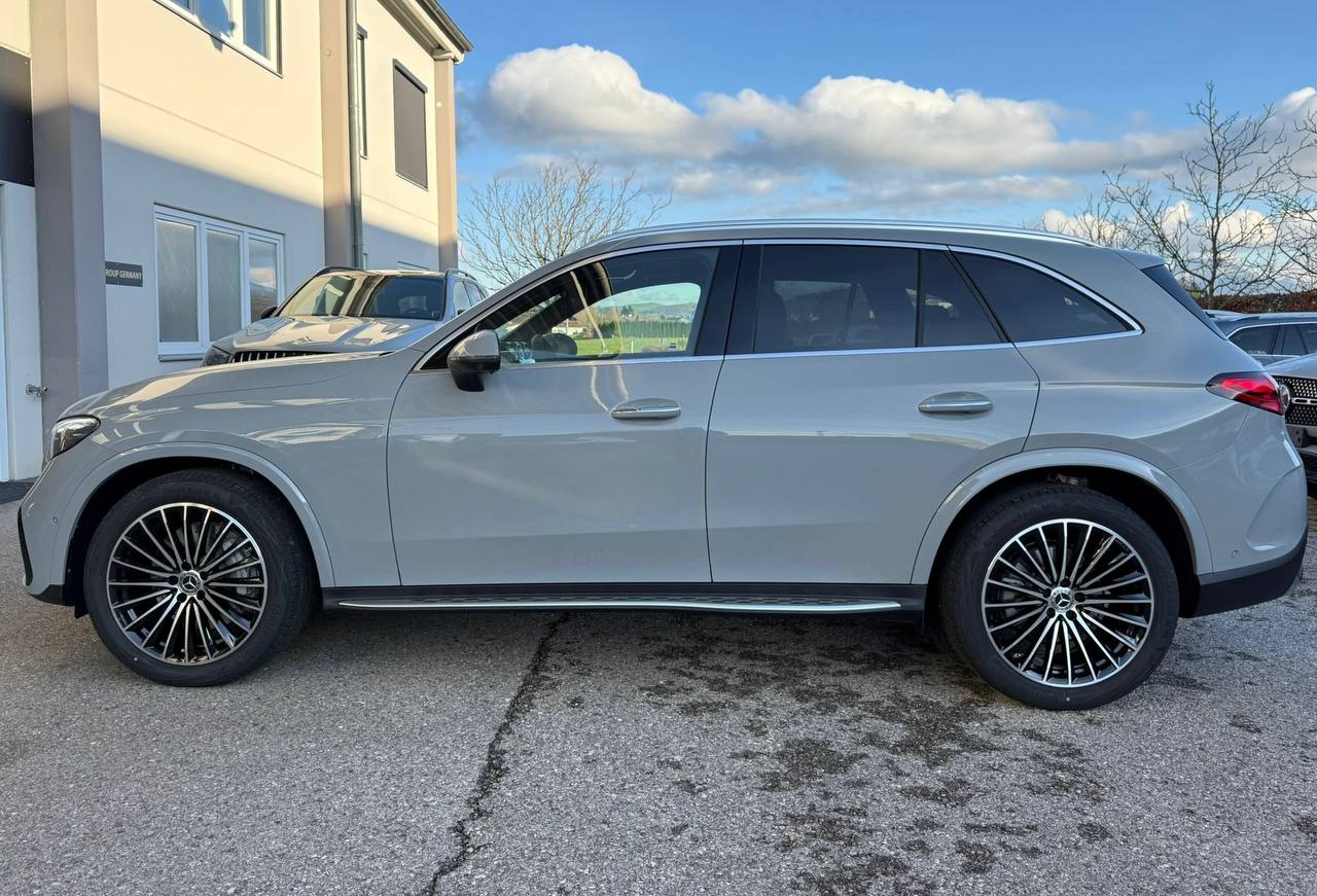 Mercedes-Benz GLC-Class 220 4Mid-5527