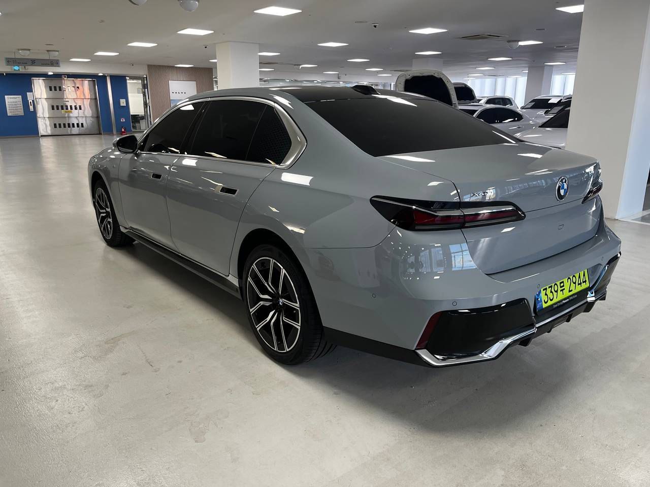 BMW 7 series 740i xdriveid-5538
