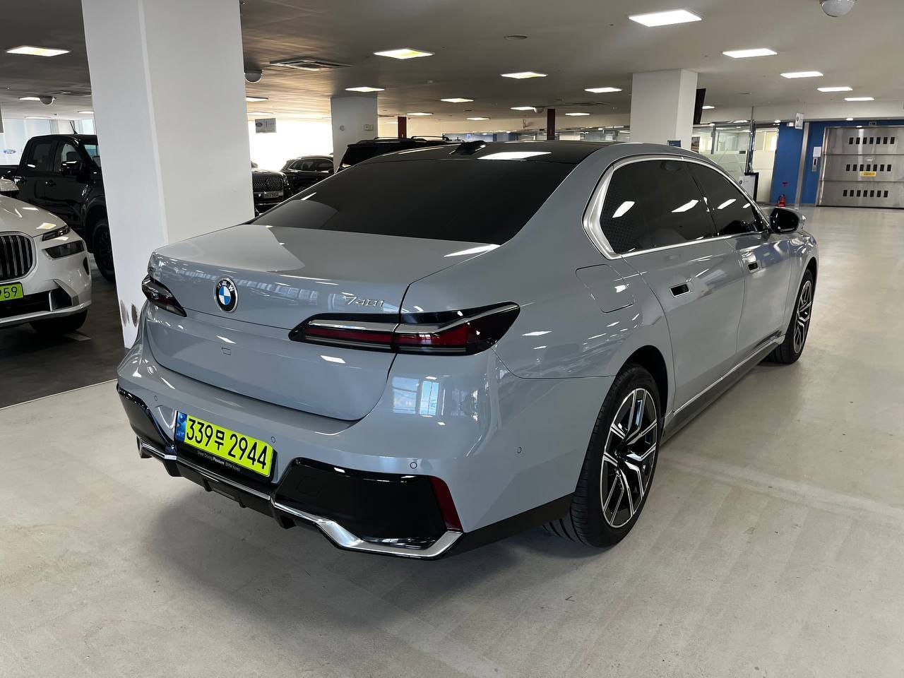 BMW 7 series 740i xdriveid-5538