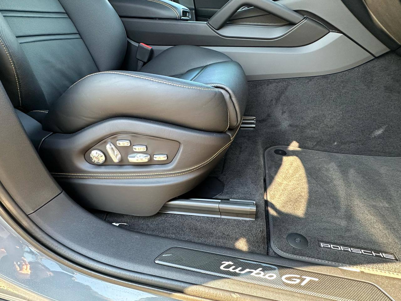 Porsche Cayenne Turbo GTid-3619