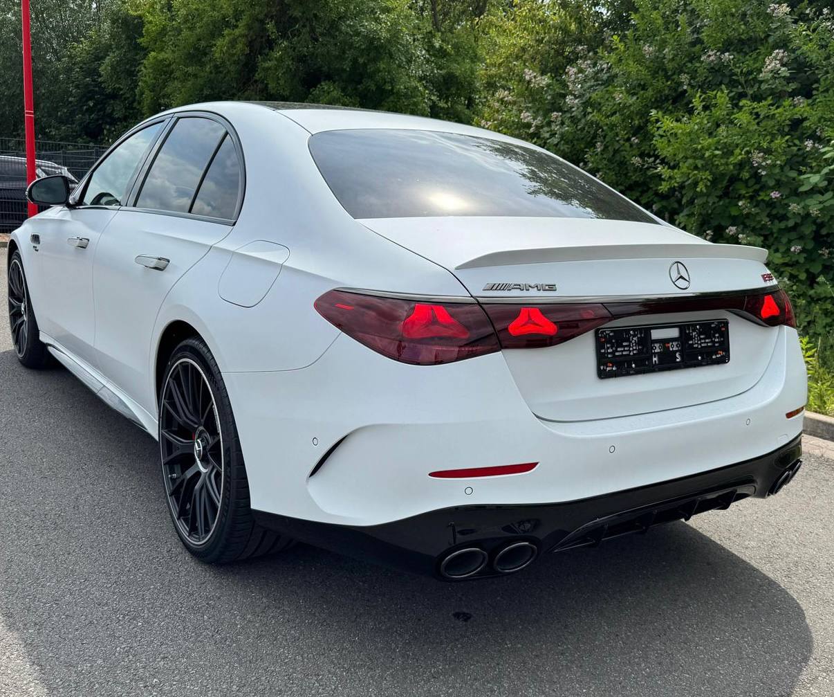 Mercedes-Benz E-Class 53 4M AMGid-4133