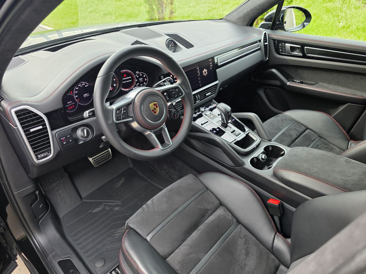 Porsche Cayenne GTSid-4824
