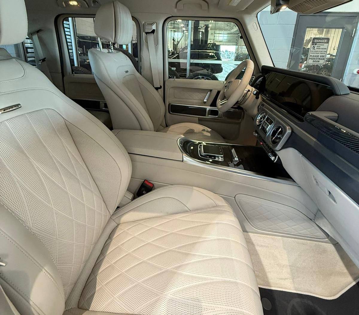 Mercedes-Benz G-Class 63 AMGid-5310