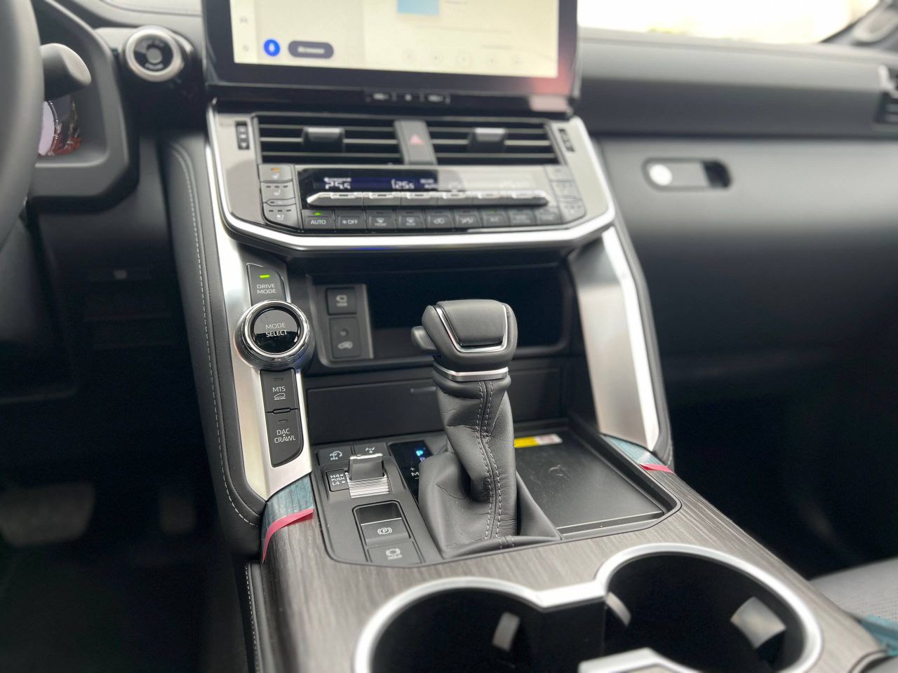 Toyota Land Cruiser 300id-5311