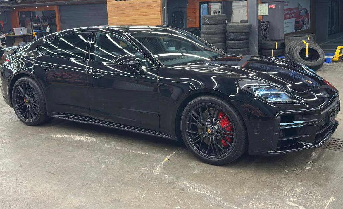 Porsche Panamera GTSid-5325