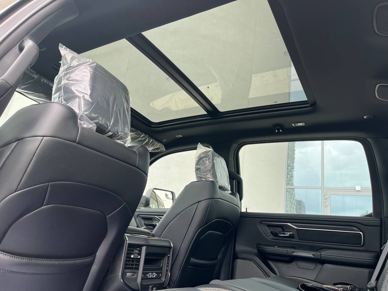 Dodge Ram 1500 REBELid-4528