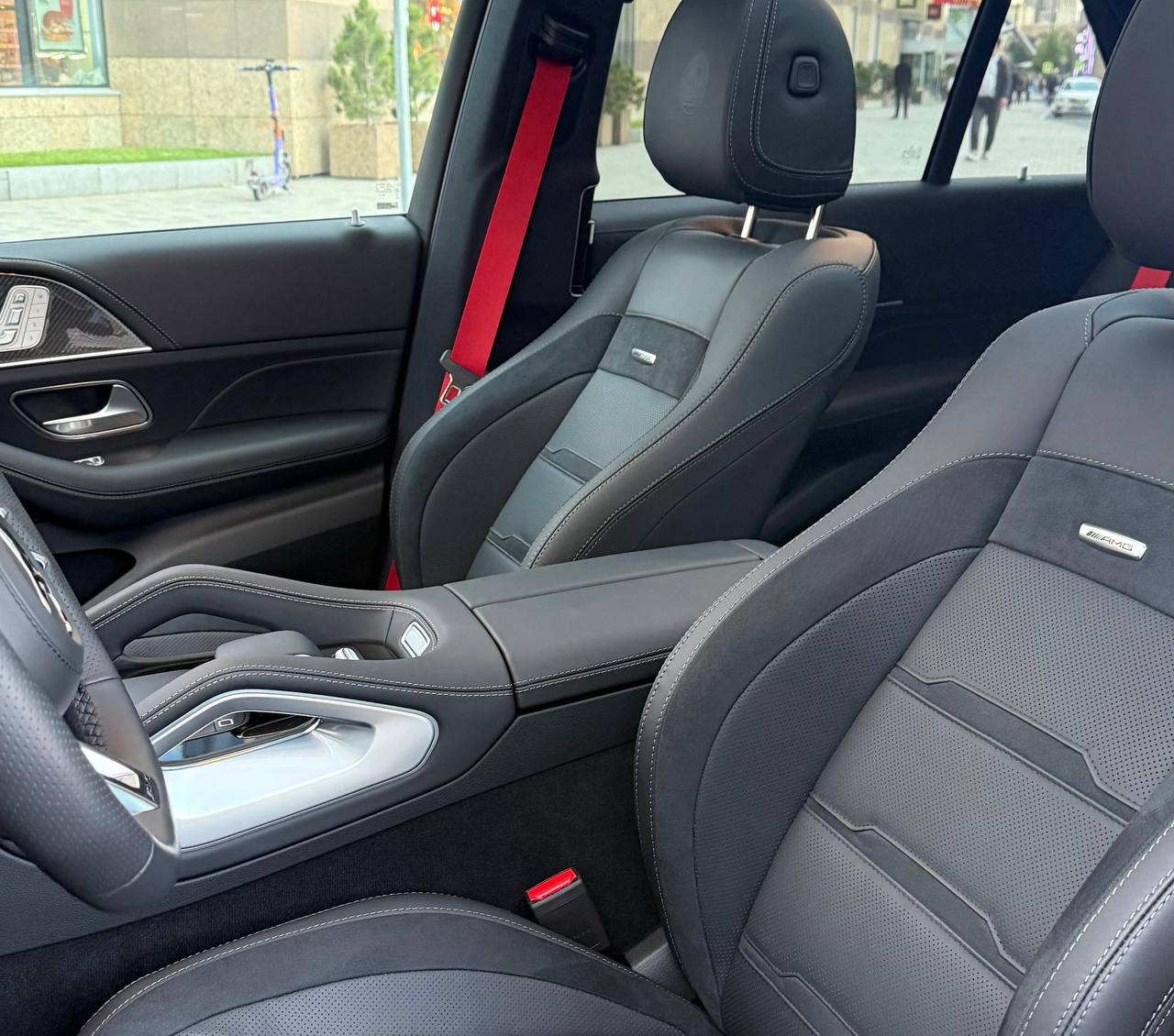 Mercedes-Benz GLE-Class 53 AMGid-4835