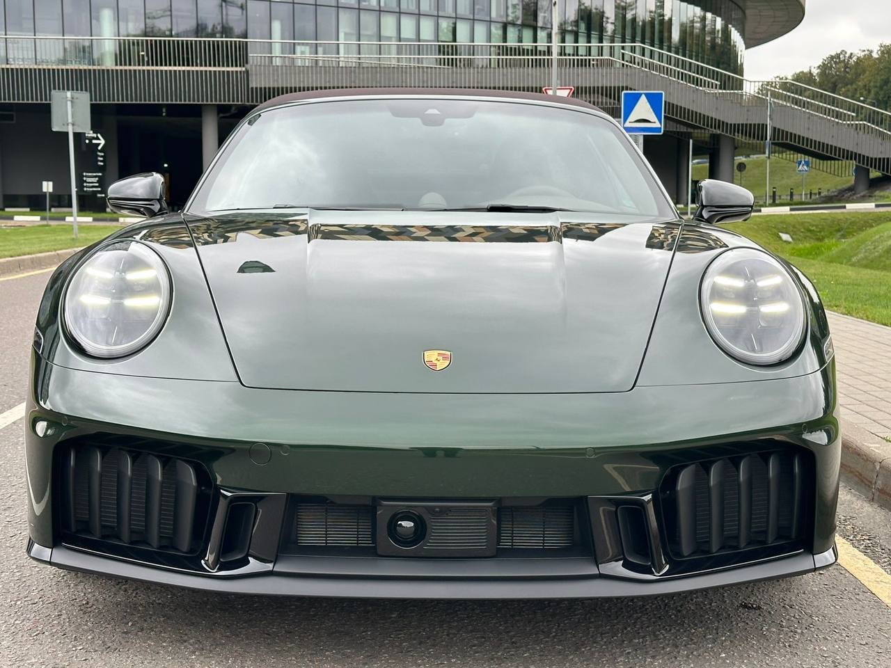 Porsche 911 Targa 4 GTSid-4836