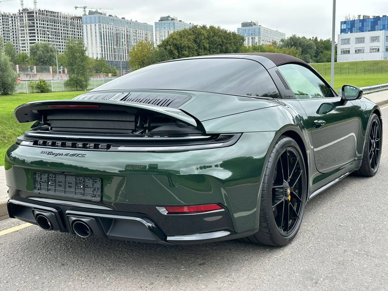 Porsche 911 Targa 4 GTSid-4836