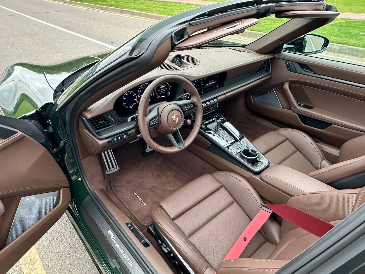 Porsche 911 Targa 4 GTSid-4836