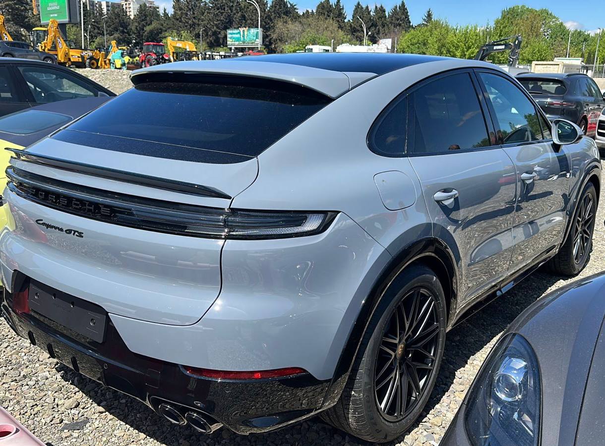 Porsche Cayenne Coupe GTSid-3425