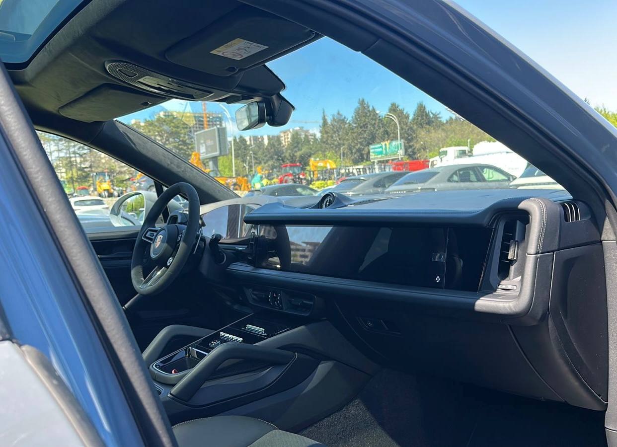 Porsche Cayenne Coupe GTSid-3425